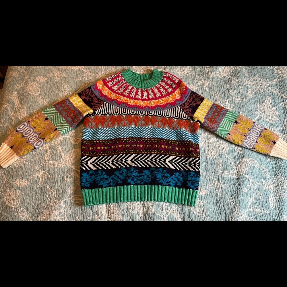 Beautiful NWT Anthropologie sweater.